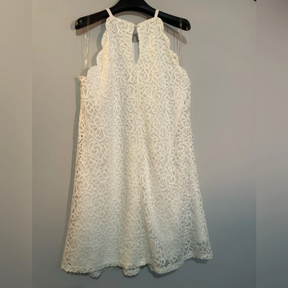 Francesca's Kylie Scallop Trim Solid Lace Shift DressWomen's Size M - Picture 2 of 6